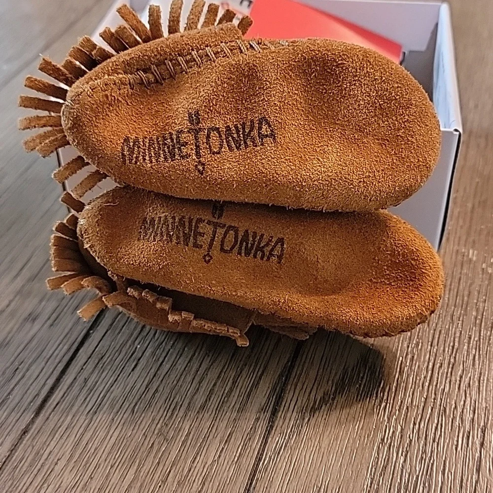 Minnetonka Moccasins Riley Bootie- Tan Fringe~ Size 3 Infant